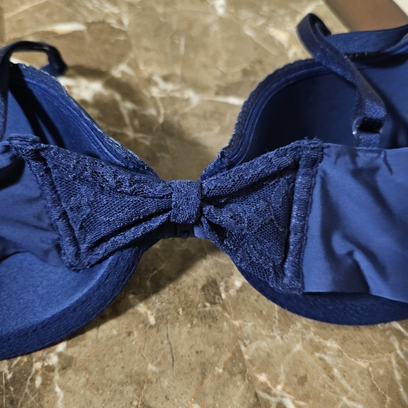 Victoria's Secret Tan, Blue, and Black Bra Trio All 32D - Picture 7 of 10